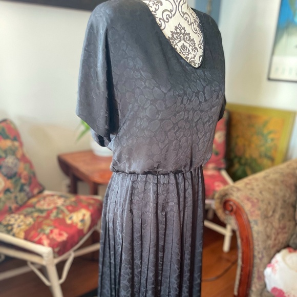 Vintage Diane Von Furstenburg 80’s dres pleated 6 - Picture 3 of 12